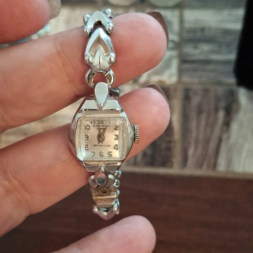 Lot Of 4 Ladies Watches. All Windup With Stretch Bands. *SEE DESCRIPTION*